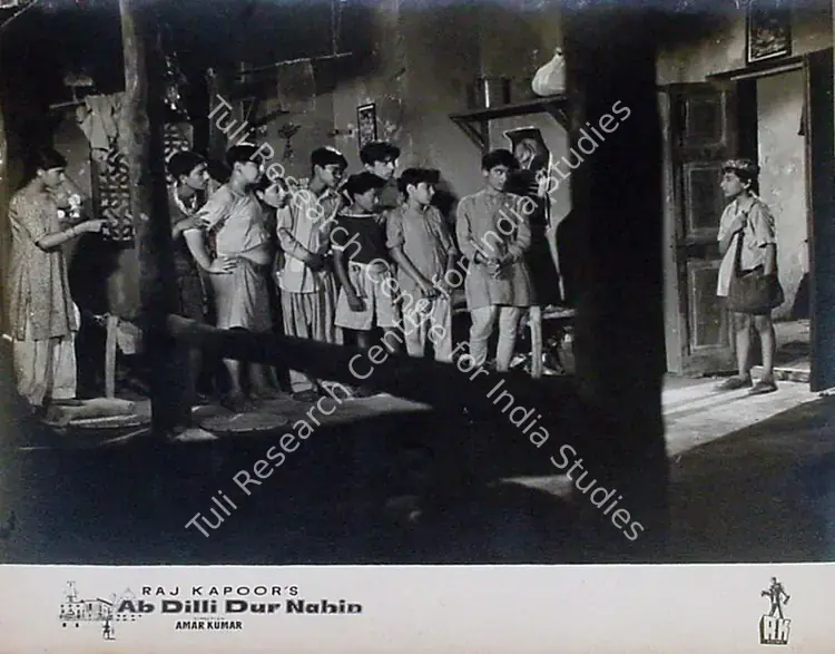 Pathare, Jaywant (Cinematographer), Ab Dilli Dur Nahin, 1957 | Lobby Card | CinemaEducation | 00829257
