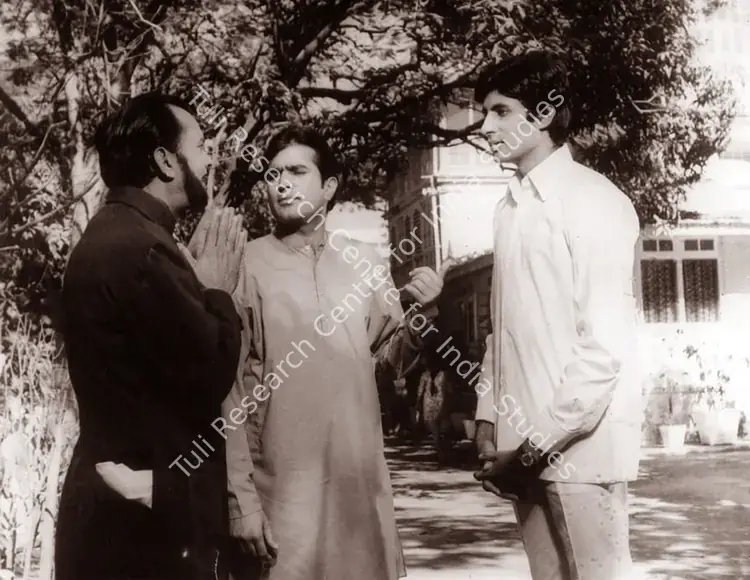 Pathare, Jaywant (Cinematographer), Anand, 1970 | Photographic Still | CinemaEducation