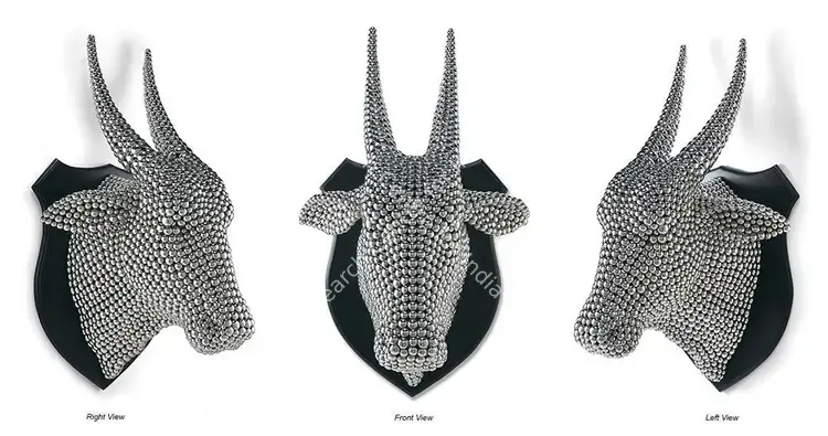 Shende, Valay (Artist). Bull Head. Stainless steel discs & painted wood; Edition 3+1 AP, 2019 | Sculpture | FineArts | 00547215