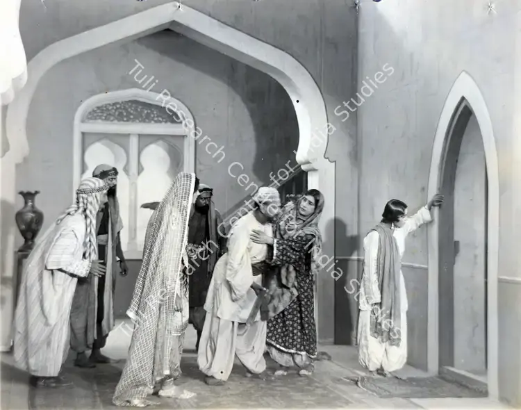 Gidwani, Moti B. (Director), Daku Ki Ladki, 1933 | Photographic Still | CinemaEducation | 00830909