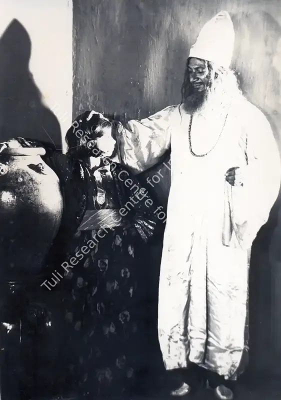 Gidwani, Moti B. (Director), Insaan Ya Shaitan, 1933 | Photographic Still | CinemaEducation | 00831670