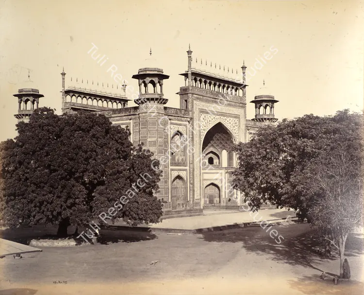 Baker, William (Photographer), Gate of the Taj (Darwaza-i-Rauza), Agra, 1866-1868 | Antiquarian Photograph | Photography | 00115943