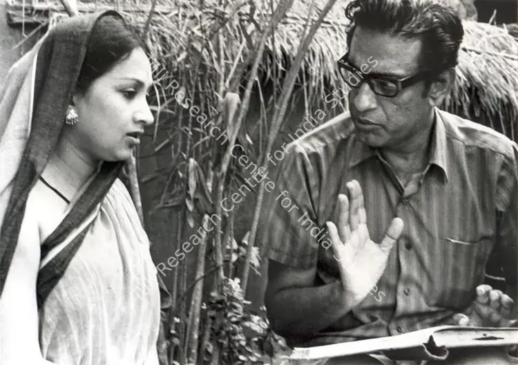 Ghosh, Nemai (Still Photographer), Ashani Sanket, 1973 | Working Still | CinemaEducation | 00663679