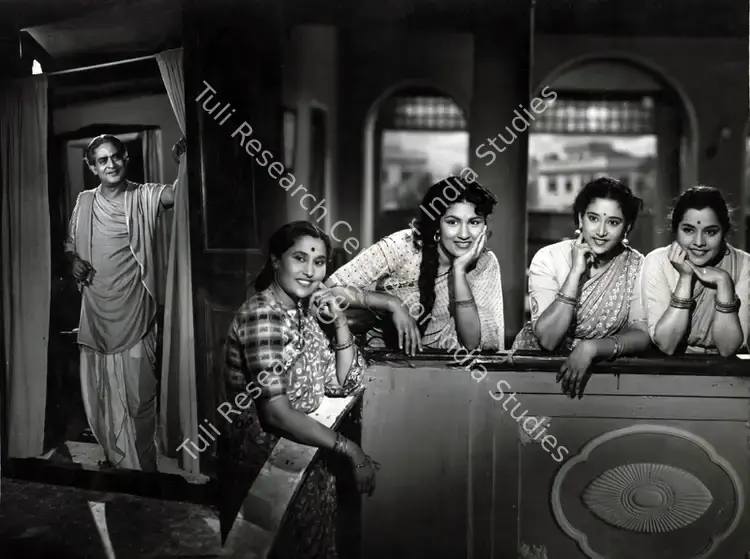 Bose, Montu (Cinematographer), Parivar, 1956 | Photographic Still | CinemaEducation | 00833069