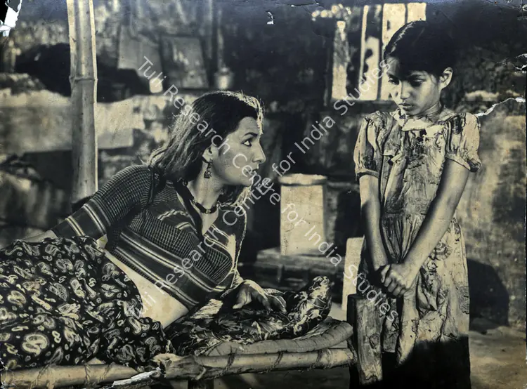 Dutt, Taru (Cinematographer), Boot Polish, 1954 | Photographic Still | CinemaEducation | 00830634