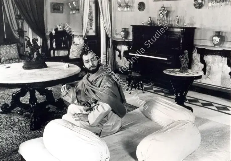 Roy, Soumendu (Cinematographer), Ghare Baire, 1985 | Photographic Still | CinemaEducation | 00663298