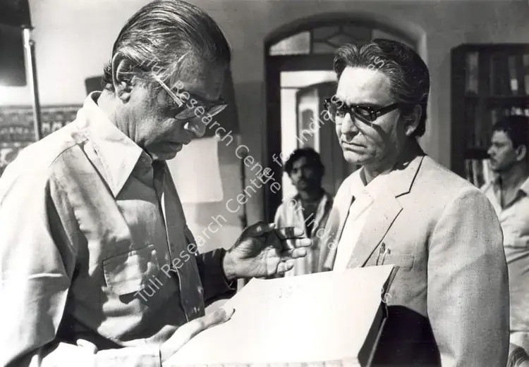 Ghosh, Nemai (Still Photographer), Ganashatru, 1990 | Working Still | CinemaEducation | 00663690