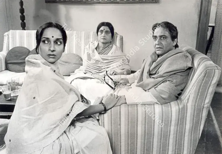 Malik, Ravi (Cinematographer), Ganashatru, 1990 | Photographic Still | CinemaEducation | 00663280