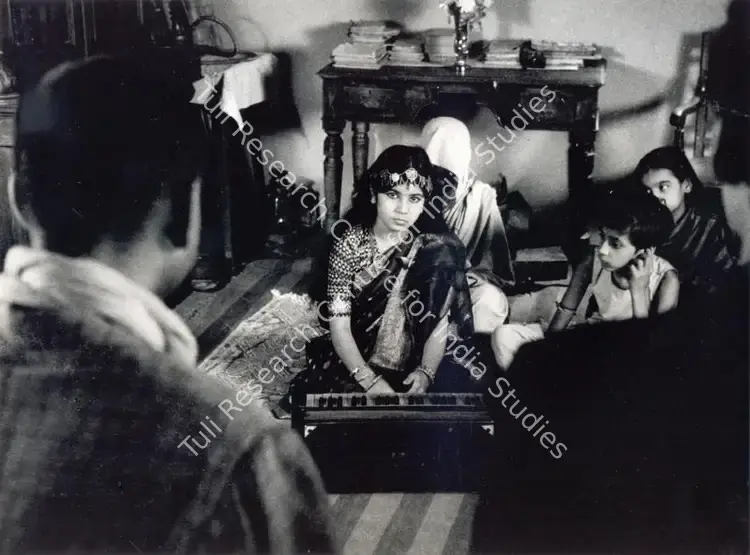 Roy, Soumendu (Cinematographer), Teen Kanya, 1961 | Photographic Still | CinemaEducation | 00663635