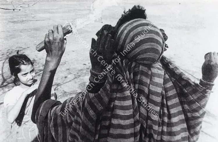 Jhunjhunwala, Radheshyam (Producer), Subarnarekha, 1965 | Photographic Still, Rows and Rows of Fences, 2000 | CinemaEducation | 00457642