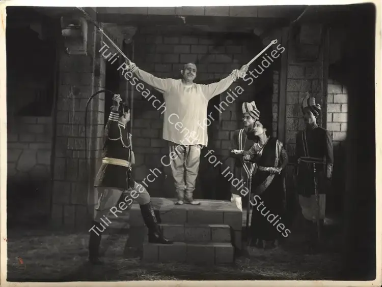 Wadia, Homi (Producer), Toofani Tirandaz, 1947 | Photographic Still | CinemaEducation | 00835284