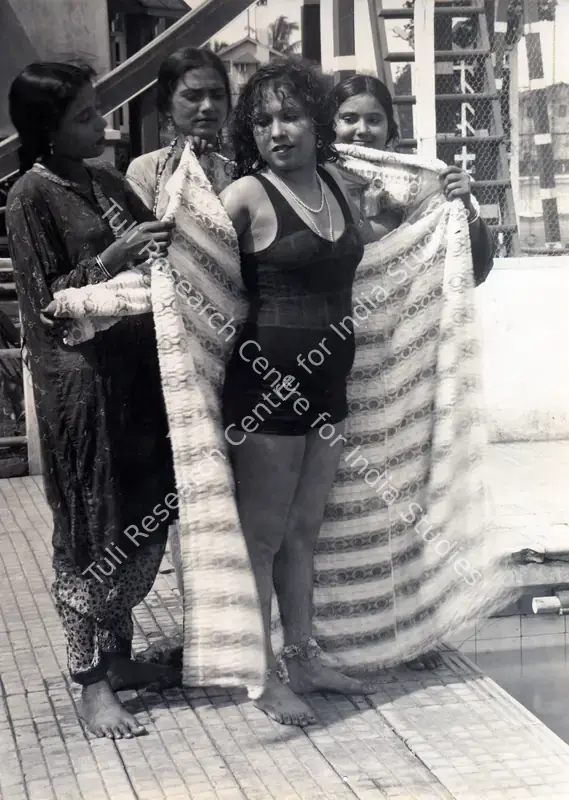 Gidwani, Moti B. (Director), Insaan Ya Shaitan, 1933 | Photographic Still | CinemaEducation | 00831667