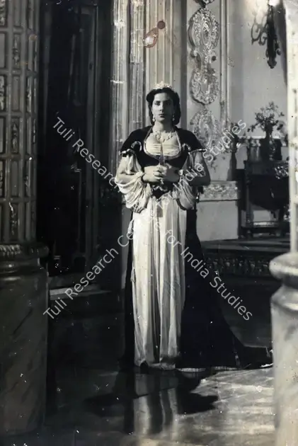 Naik, Saju (Cinematographer), Amber, 1952 | Photographic Still | CinemaEducation | 00883879