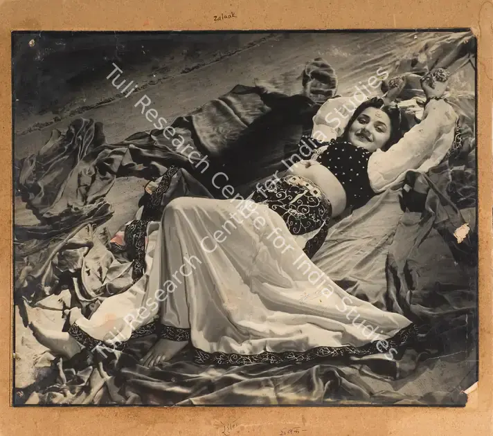 Wadadeker, Anant (Cinematographer), Zabak, 1961 | Photographic Still Mounted on Lobby Card | CinemaEducation | 00765789