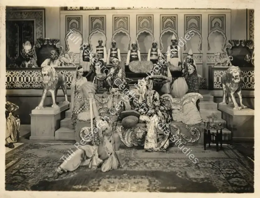 Harshad (Producer), Asiai Sitara, 1937 | Photographic Still | CinemaEducation | 00889989