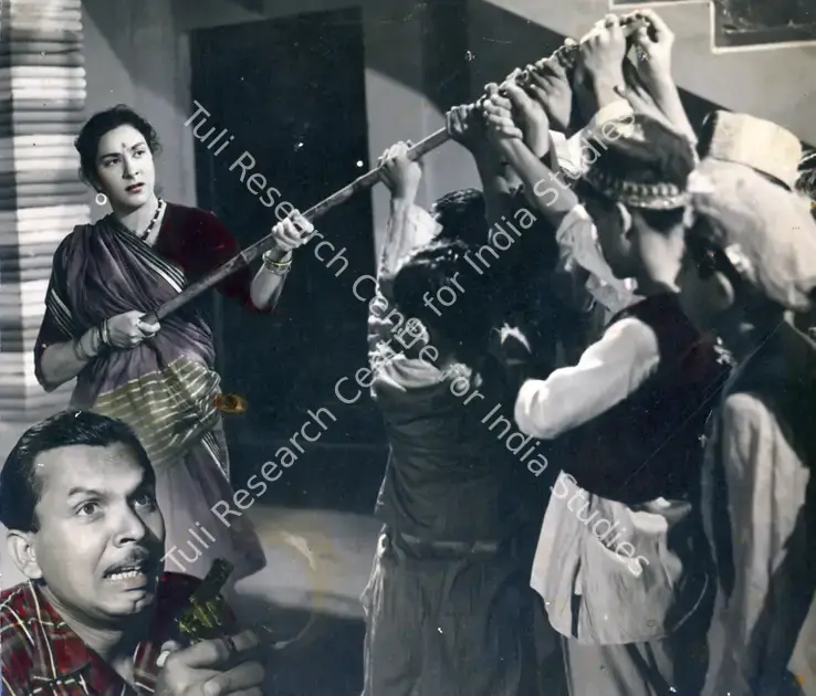 Issac, P. (Cinematographer), Ghar Sansar, 1958 | Photographic Still | CinemaEducation | 00885291
