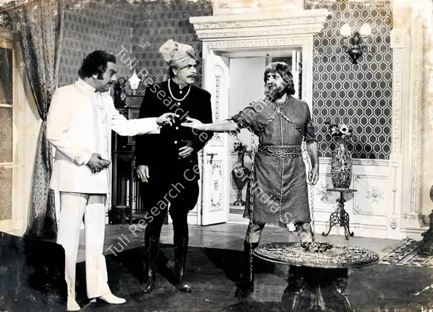 Mohla, Pradyumna (Producer), Jaanwar, 1983 | Photographic Still | CinemaEducation | 00885599