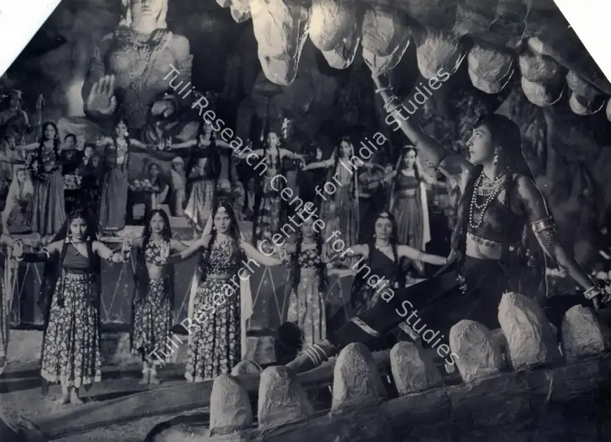 Bilimoria, Minoo (Cinematographer), Angaray, 1954 | Photographic Still | CinemaEducation | 00883922