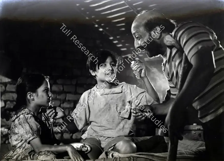 Dutt, Tara (Cinematographer), Boot Polish, 1954 | Photographic Still | CinemaEducation | 00884547