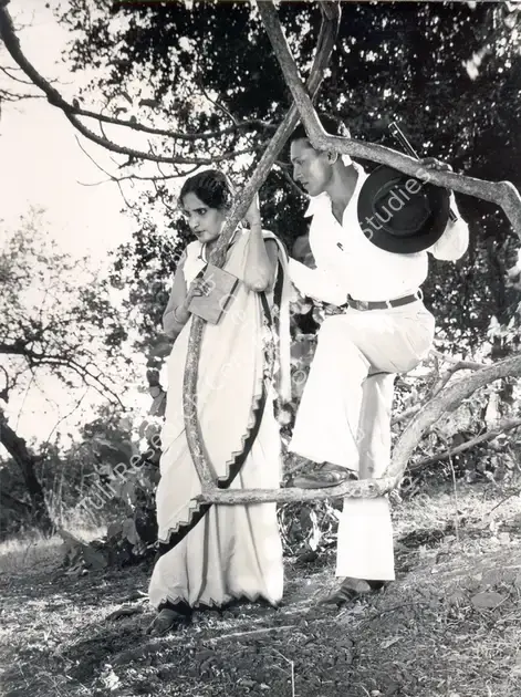 Sarpotdar, N.D. (Director), Chalta Putla, 1935 | Photographic Still | CinemaEducation | 00884587