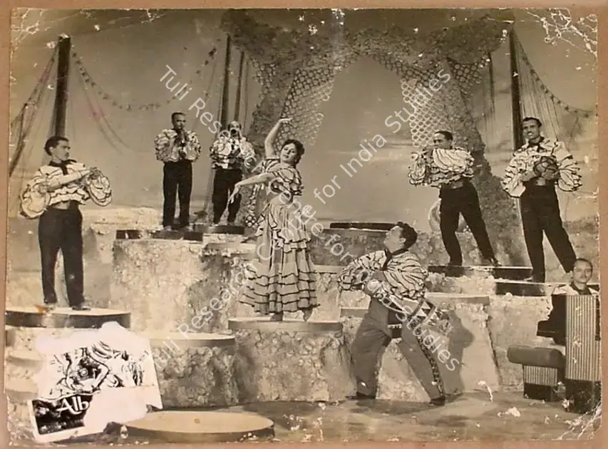 Bhagwan (Producer), Albela, 1951 | Lobby Card | CinemaEducation | 00829608