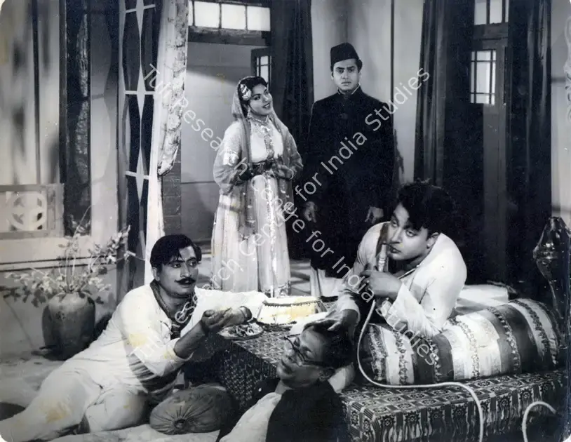 Chughtai, Ismat (Producer), Darwaza, 1954 | Photographic Still | CinemaEducation | 00884848