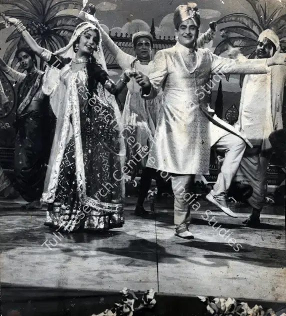 Mukadam, M.W (Cinematographer), Dulha Dulhan, 1964 | Photographic Still | CinemaEducation | 00885090