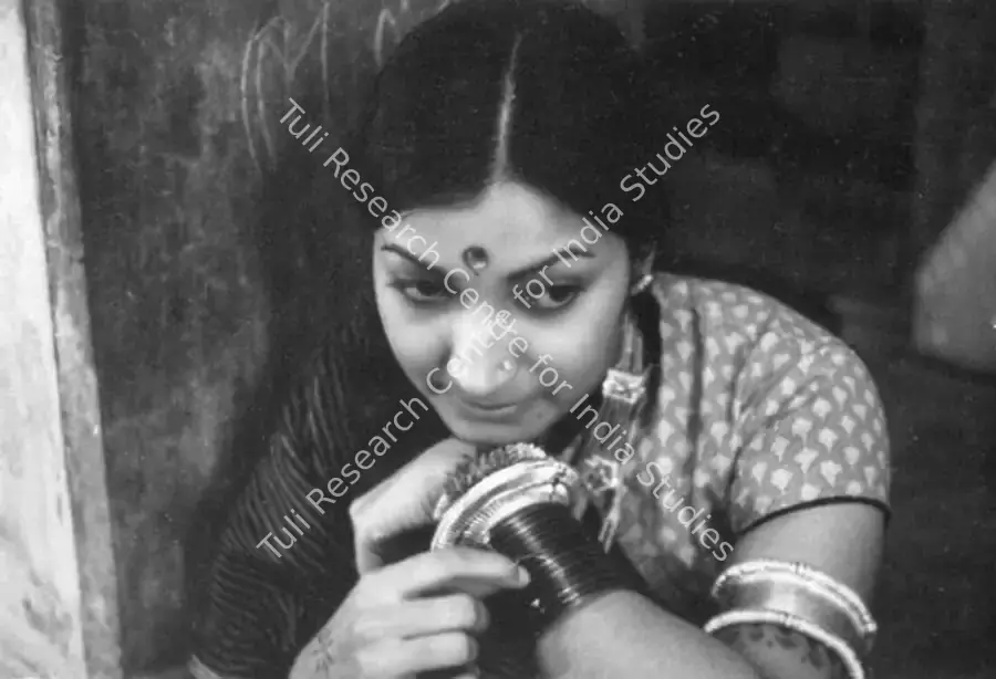 Mahajan, K K (Cinematographer), Ek Adhuri Kahani, 1971 | Photographic Still | CinemaEducation | 00553870
