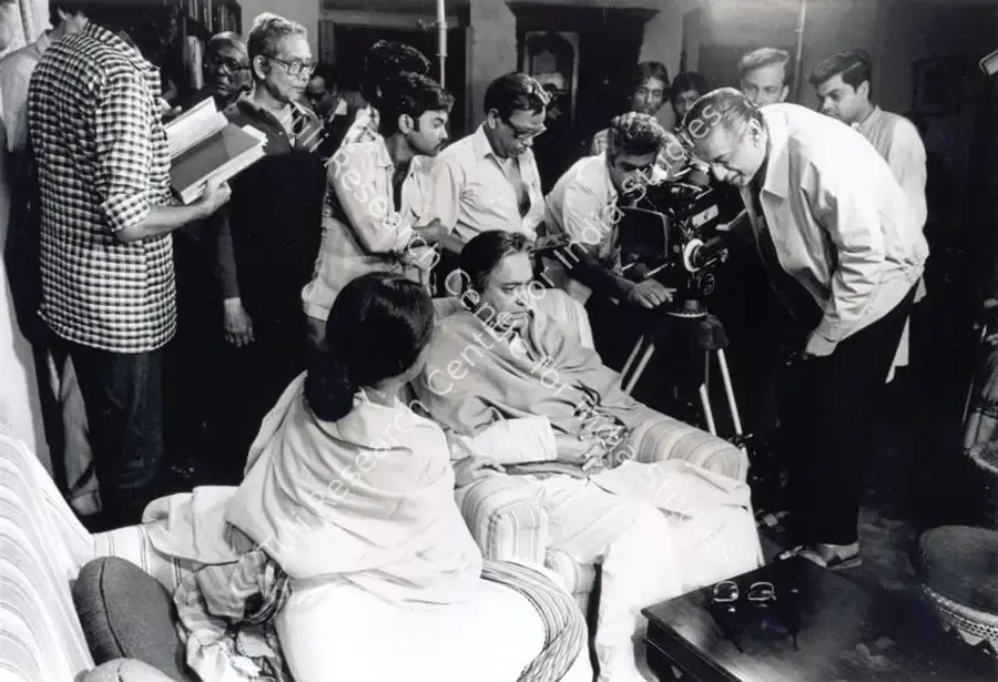 Ghosh, Nemai (Still Photographer), Ganashatru, 1990 | Working Still | CinemaEducation | 00891551