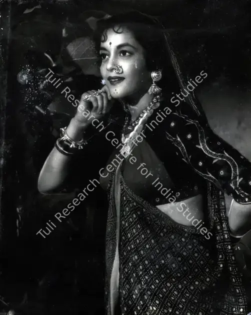 Dronacharya (Cinematographer), Railway Platform, 1955 | Photographic Still | CinemaEducation | 00887470